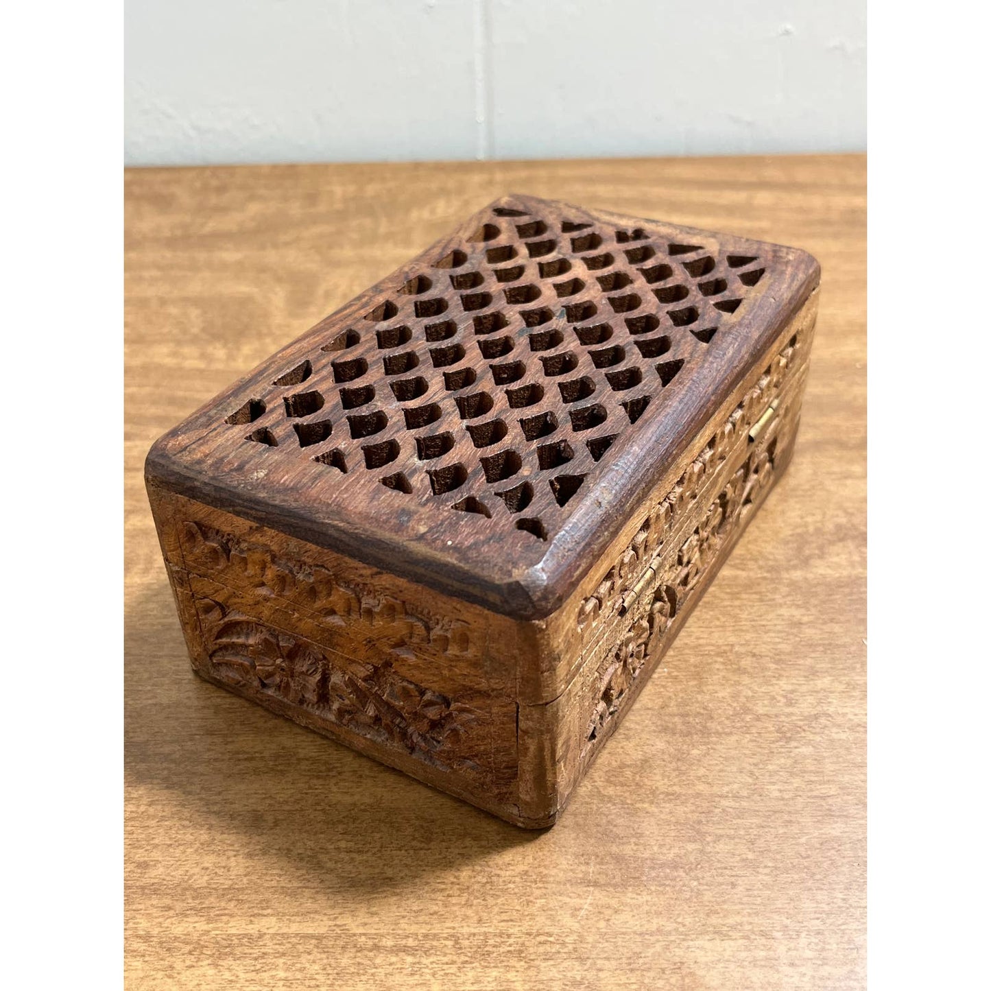 Vintage Hand Carved Solid Teak Wood Trinket Box Keepsake Jewelry 6 x 4 TH7