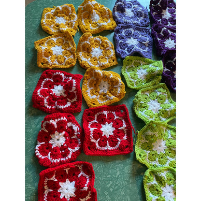 Vintage Crocheted Afghan Blanket Squares Craft Lot (43 Total) TD6