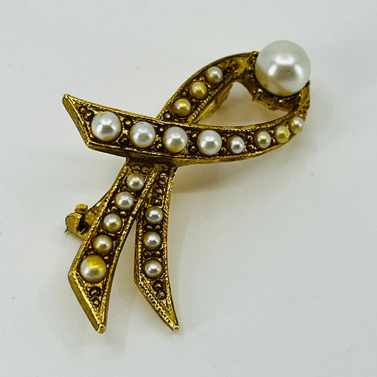 Vintage Ribbon Faux Pearls Brooch Gold Tone SB2