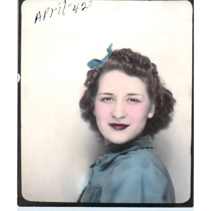 1942 WWII Era Young Lady Tinted Photo Booth Photograph Portrait 2.5x3 SE5