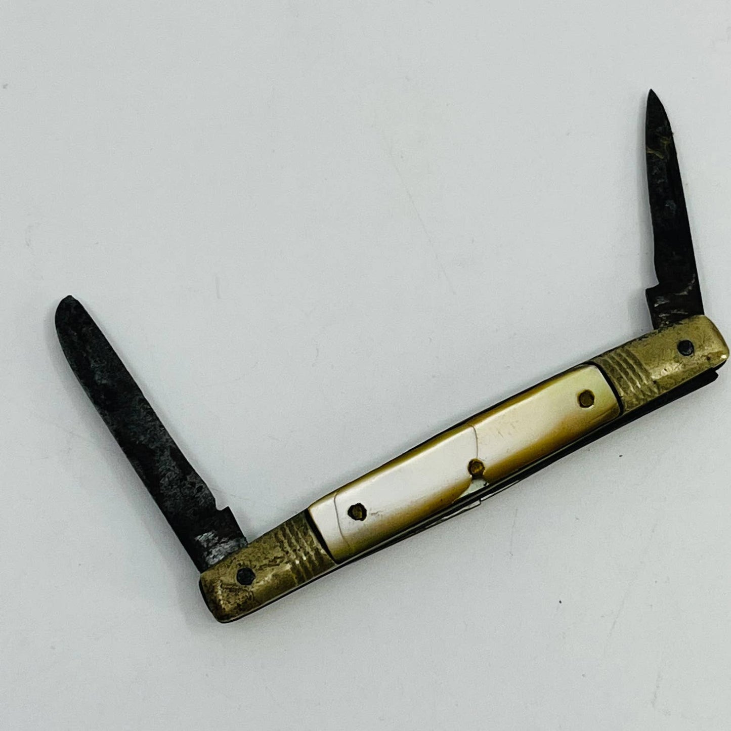 Vintage Mother of Pearl Pocket Pen Knife 2 1/2” SC4-2