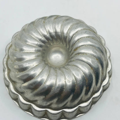Vintage Toy Kitchen Metal 4 Piece Baking Set Muffin Bundt Cookie Loaf TB6