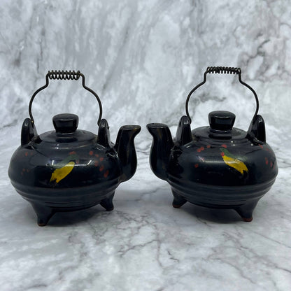 1950s Redware Black Hand Painted Rooster Salt & Pepper Tea Kettle ￼Set Japan TA2