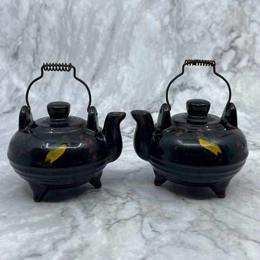 1950s Redware Black Hand Painted Rooster Salt & Pepper Tea Kettle ￼Set Japan TA2