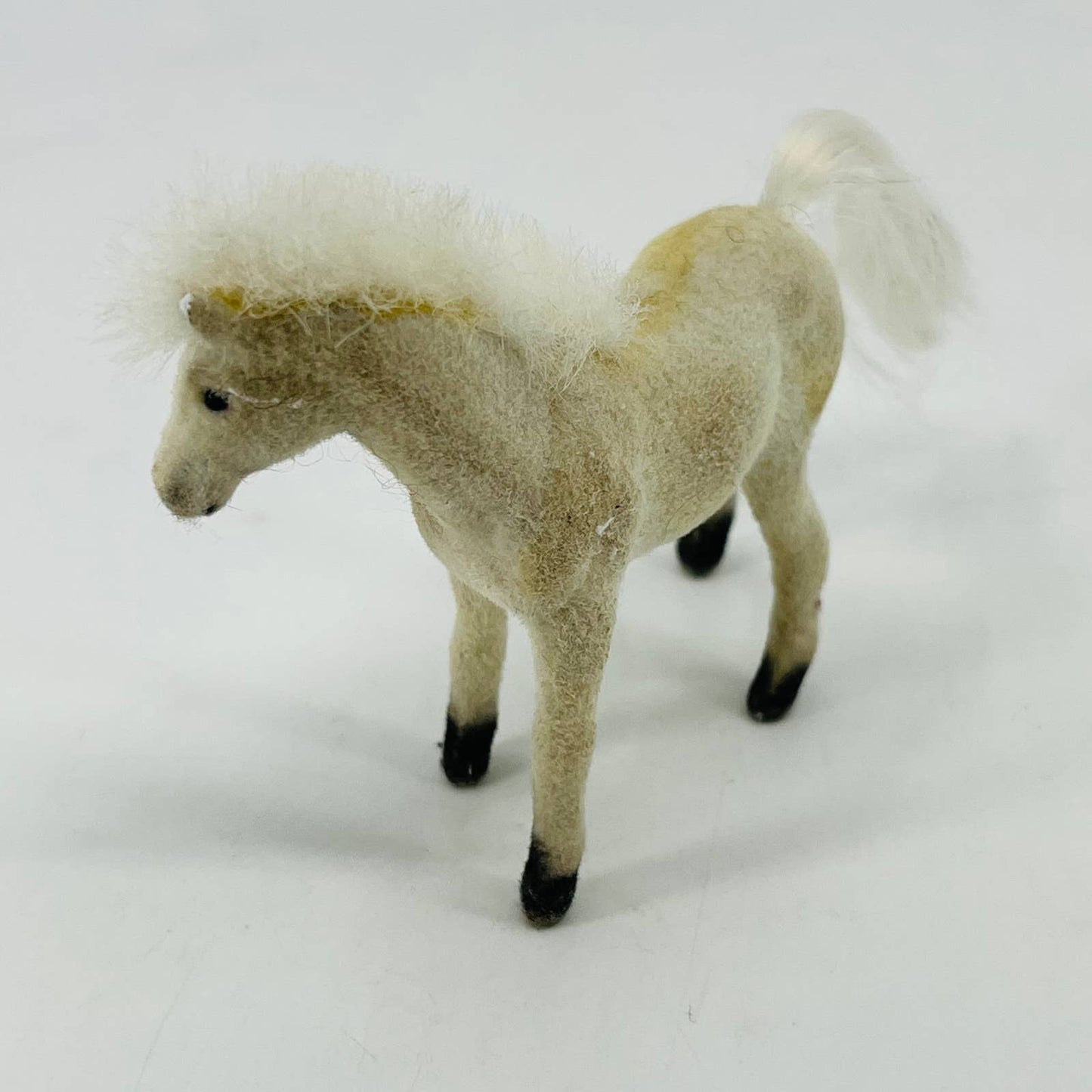 Flocked Velvet Plastic Toy Horse White Felted Soft Pony Figure Figurine 3x4” SB7