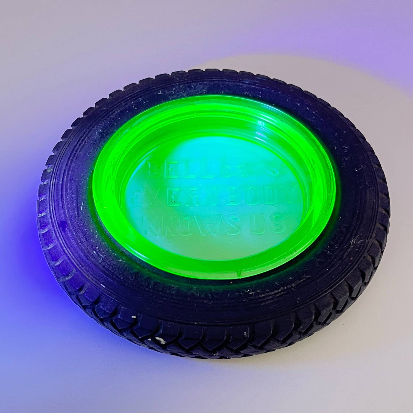 Vintage Kelly Springfield Heavy Duty Tire Uranium Glass Advertising Ashtray TE3