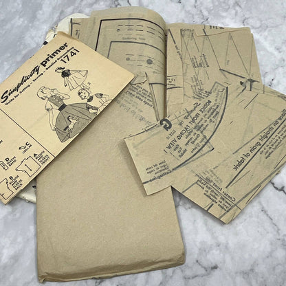 1960 Simplicity Girls Size 10 Sewing Pattern Child Jumper, Blouse & Skirt TI7