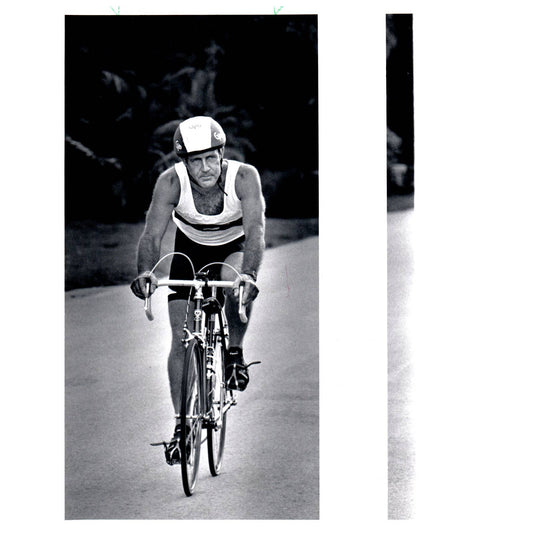 1989 Press Photo Kendall Cyclist Bob Buchanan Recovers from Injury 8x10" AD3