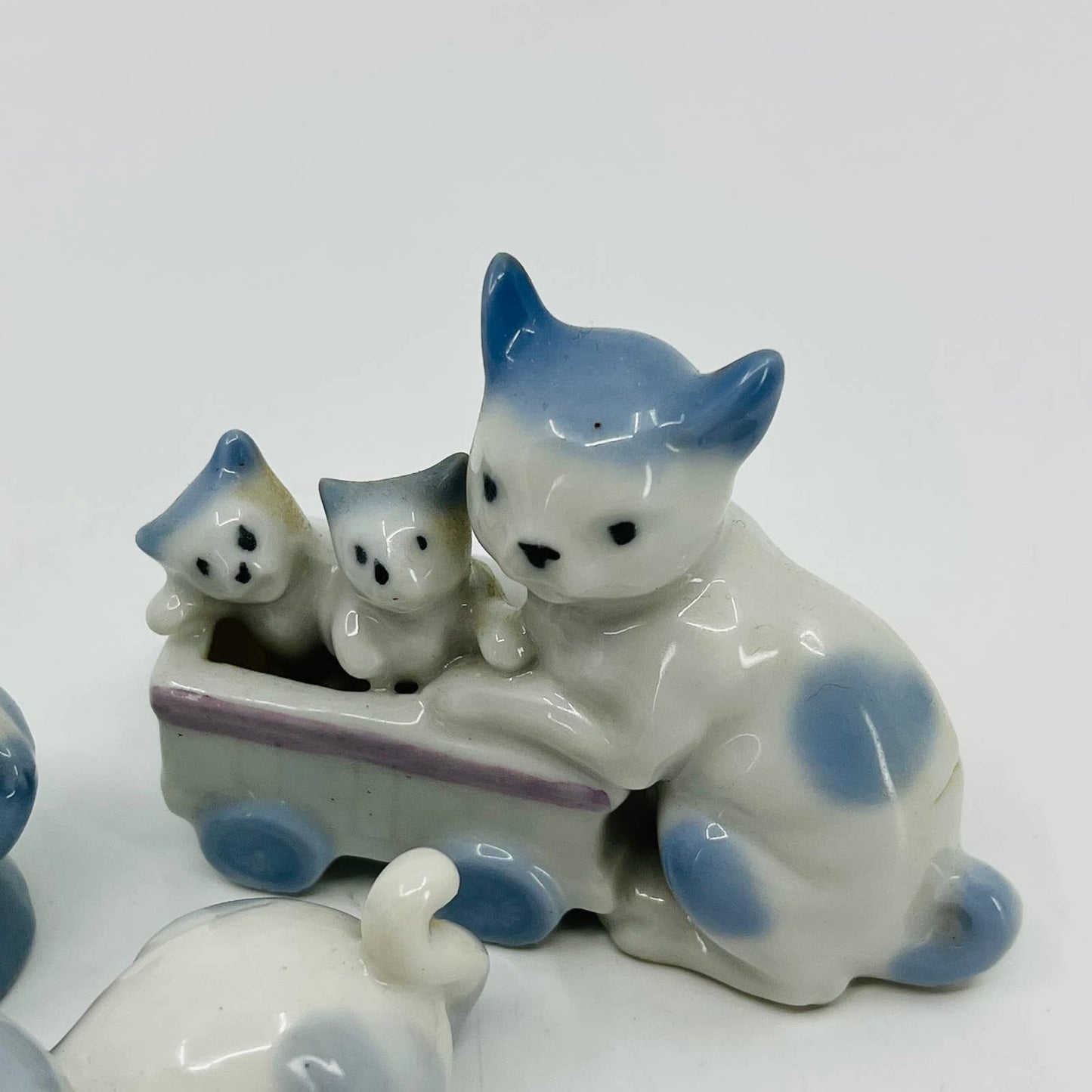 VTG Set of 3 Hand Painted Blue & White Porcelain Cat Figurines 2.5" Japan TC2