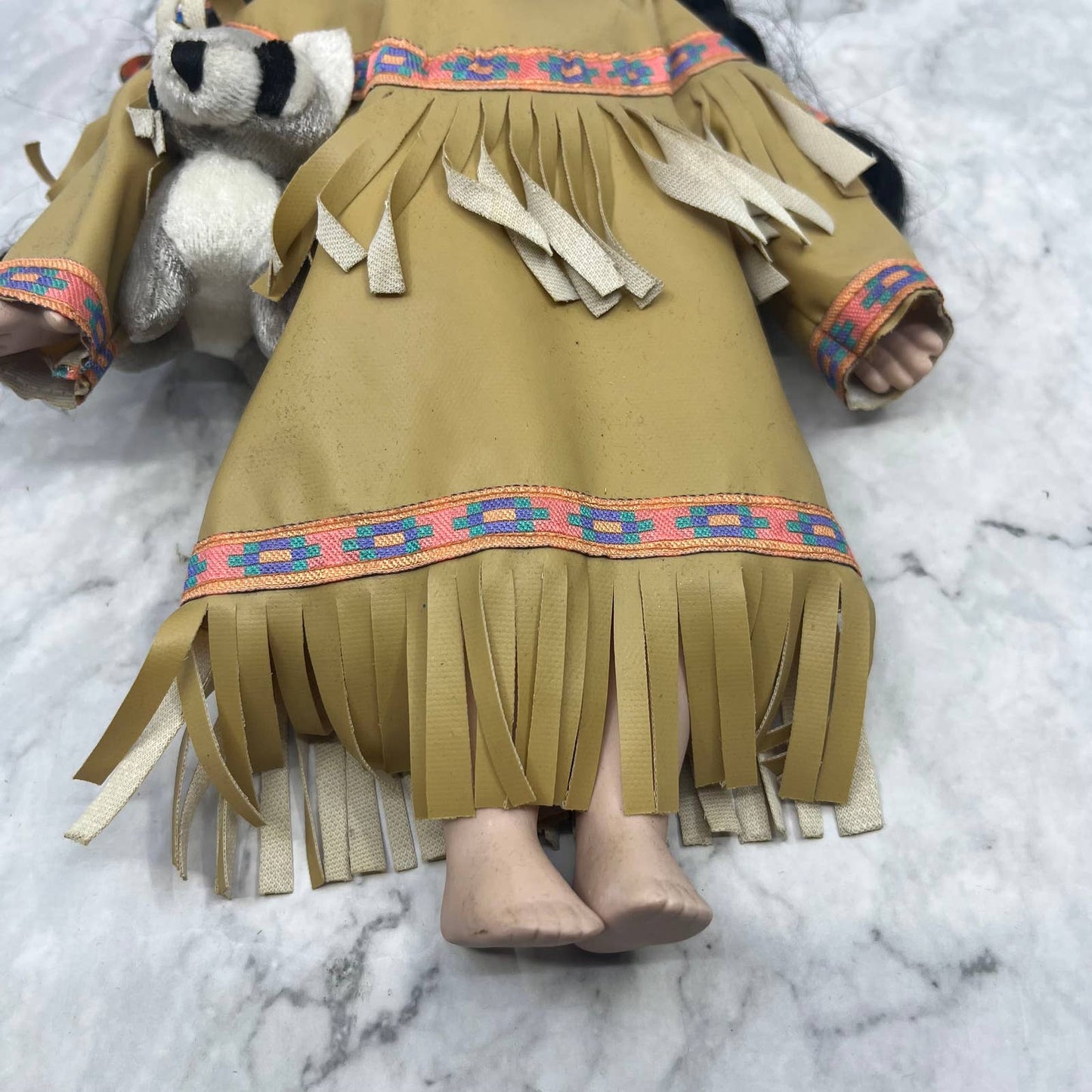 DanDee Pocahontas Porcelain Native American Girl Doll With Raccoon 12" TI8