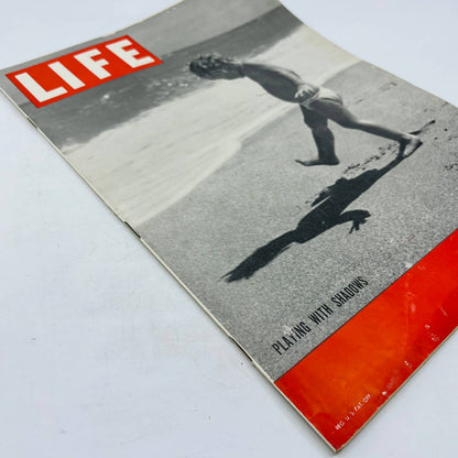 1945 Life July 30 - DPs stream across Europe; Louvre art returns; Kamikaze;Songs