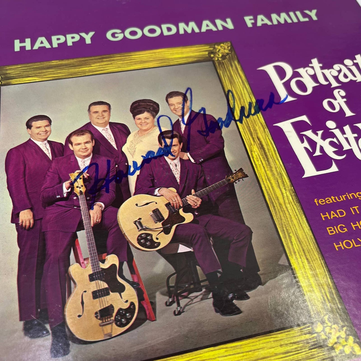 Happy Goodman Family Portrait of Excitement Record Signed Authenticated TH3