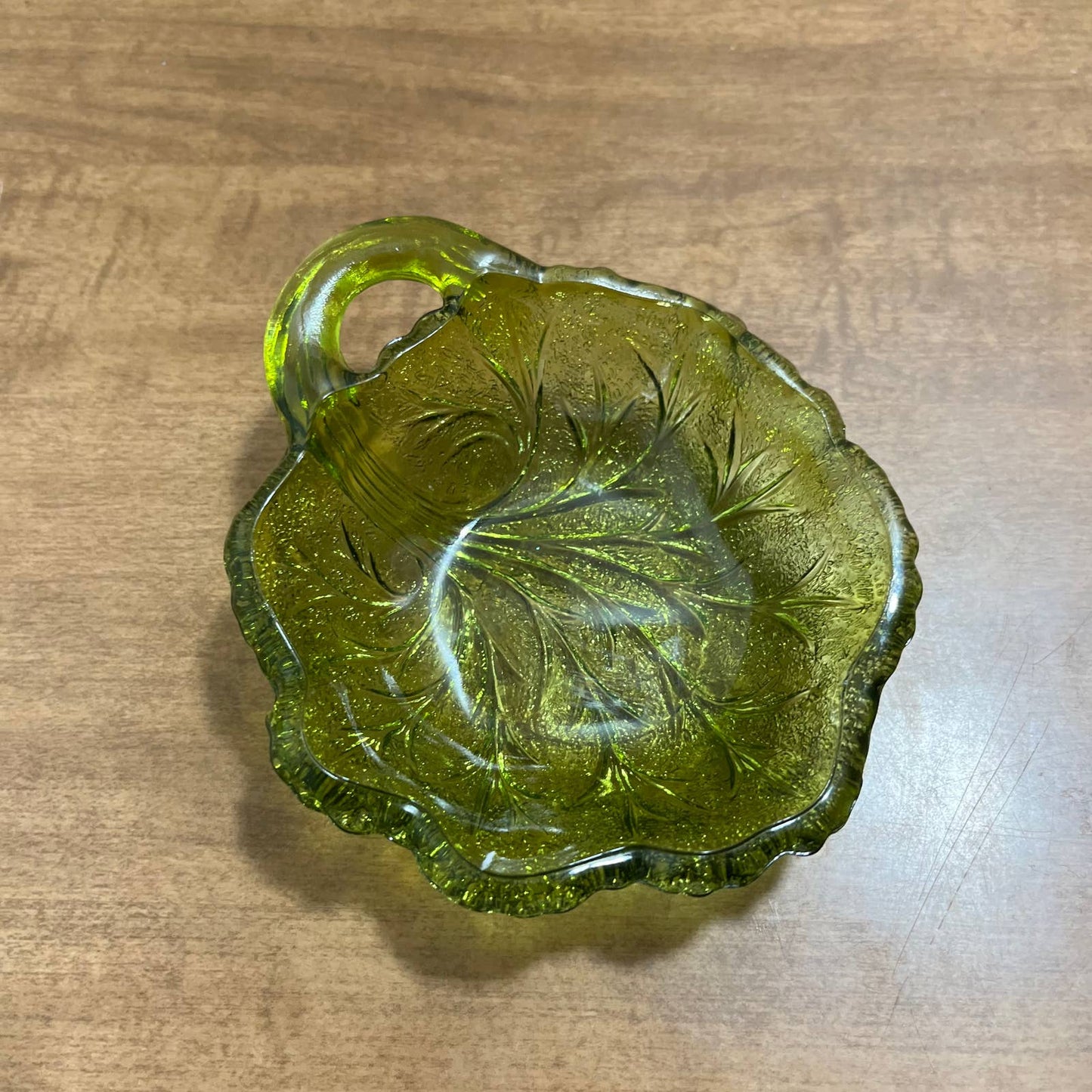 Vintage 1960s Green Indiana Glass Cabbage Pebble Twiggy Leaf candy dish 4” TA5