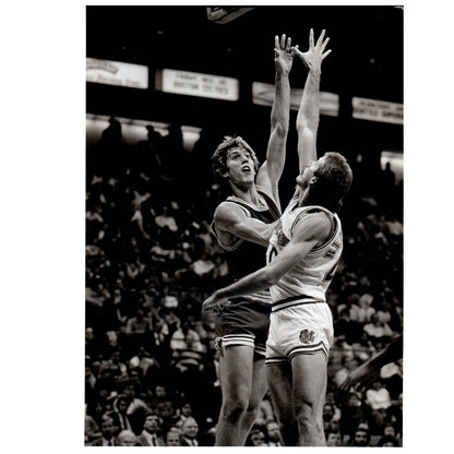 1983 Press Photo Basketball NBA Steve Stipanovich Kurt Nimphius 8x10" AD3