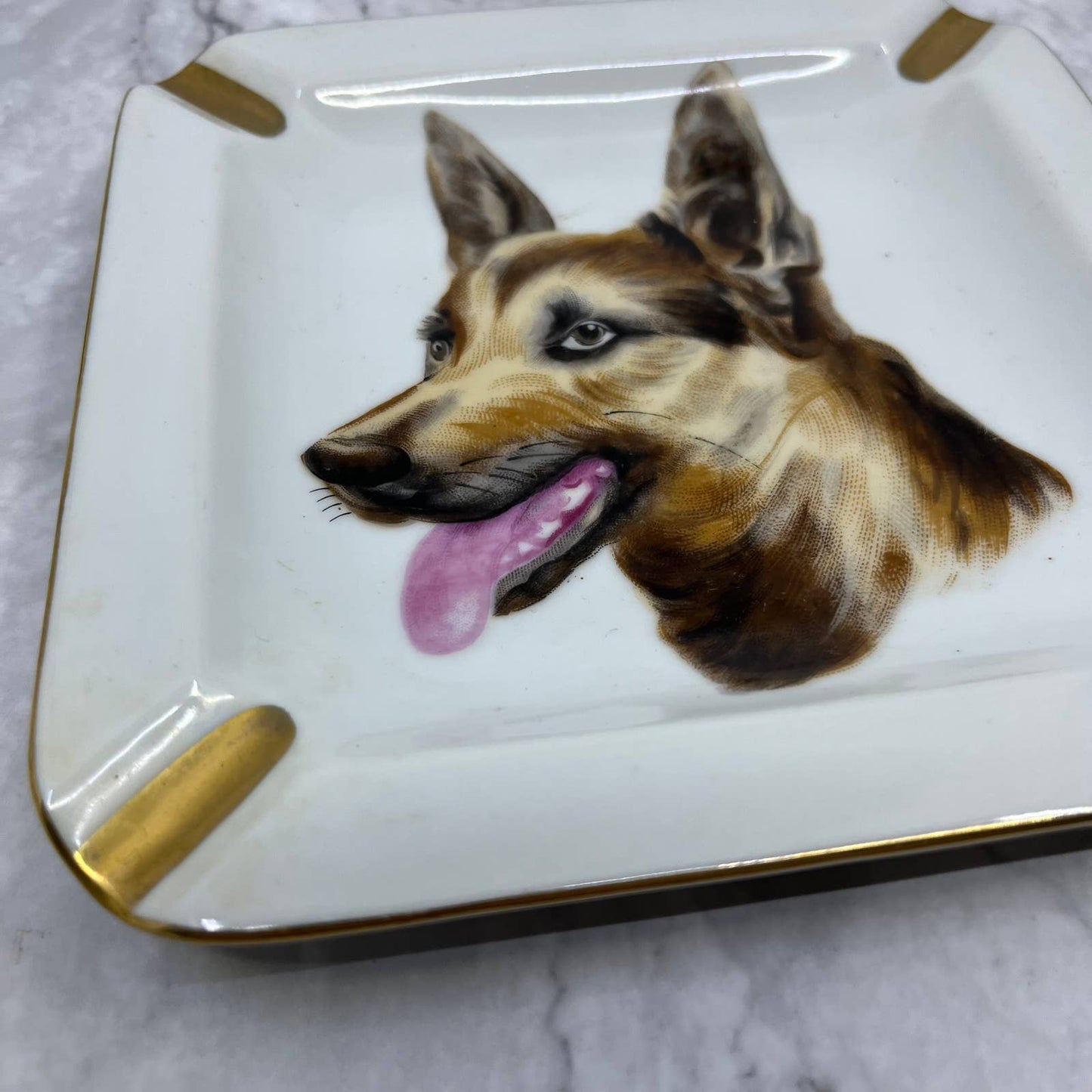 Ucagco Porcelain Hand Painted German Shepherd Ashtray 7" with Gold Trim TJ3-1