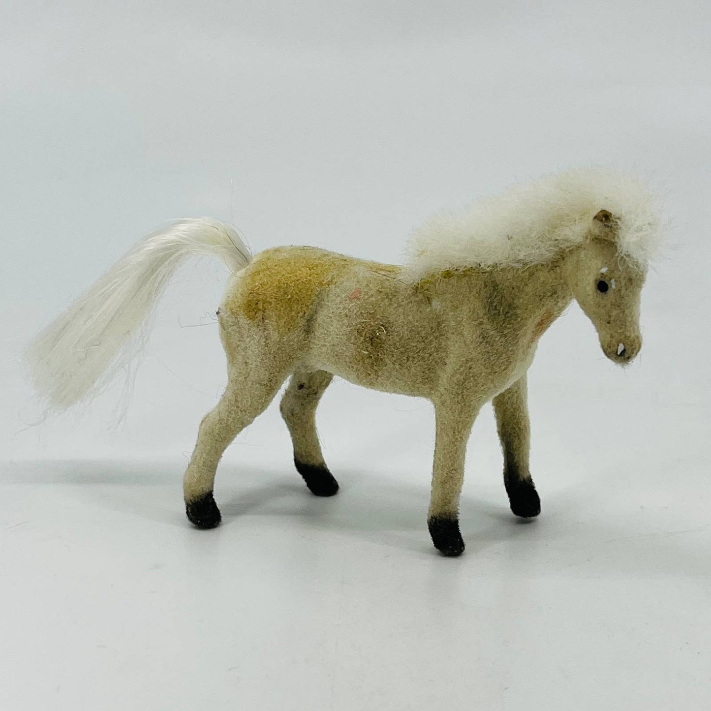 Flocked Velvet Plastic Toy Horse White Felted Soft Pony Figure Figurine 3x4” SB7