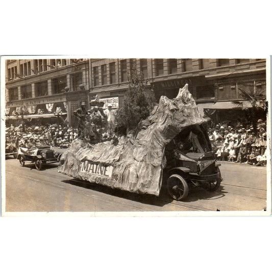 Antique RPPC Postcard Maine Float in Parade SE8