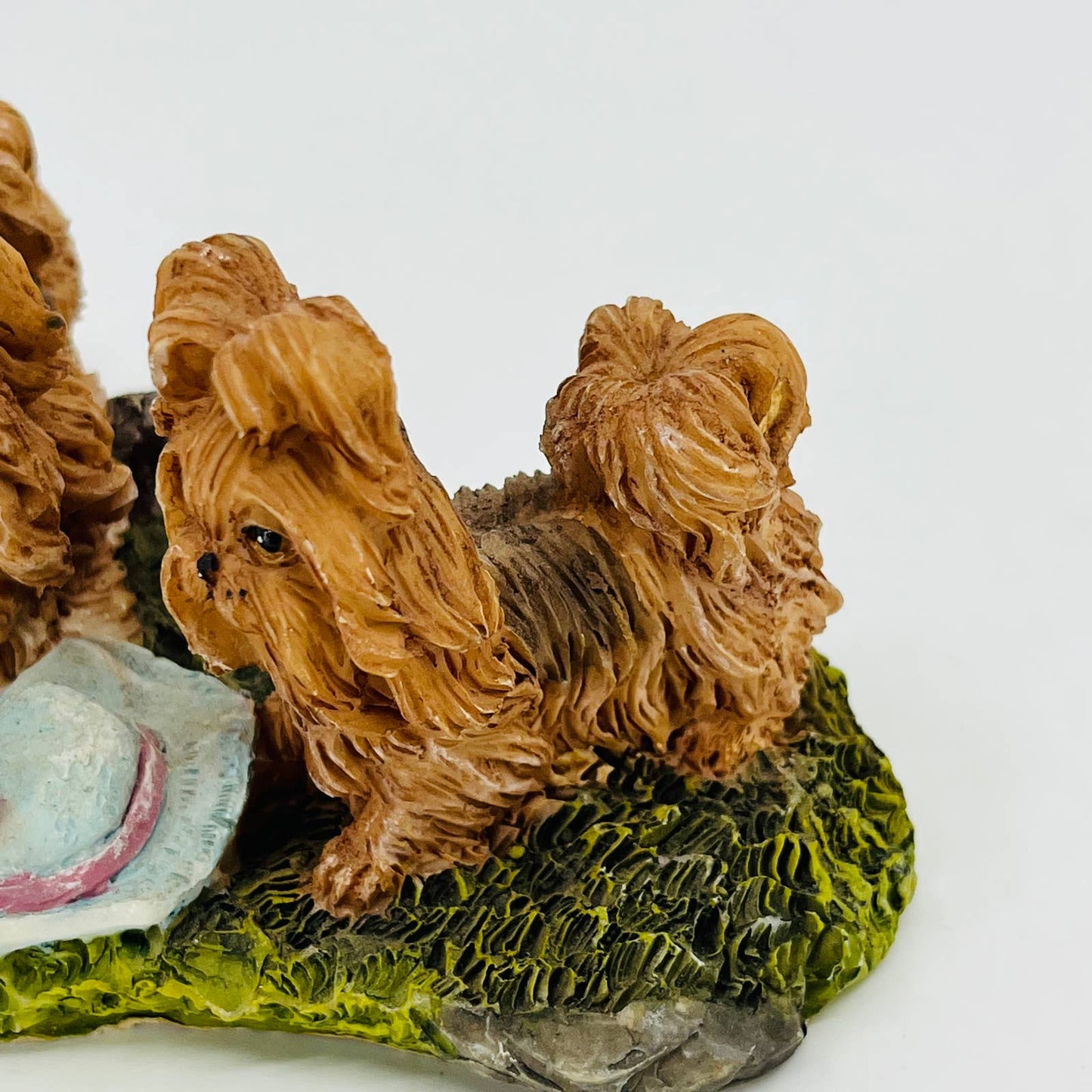 VTG Pair of Brown Shih Tzu Dog Figurines Cast Resin 4 x 2 1/2” FA8