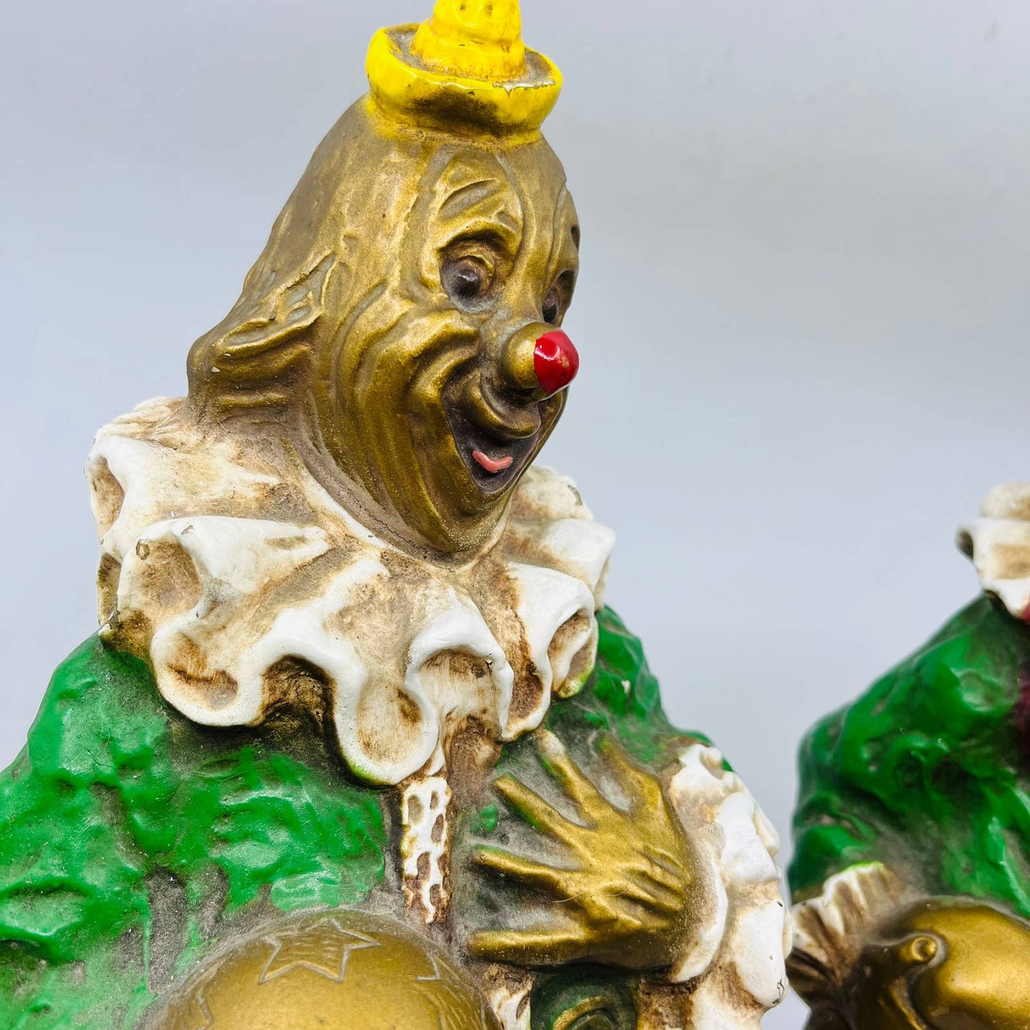 1966 Pair Of Hand Painted Circus Clowns Universal Statuary Kendrick 7 x 17” TB1