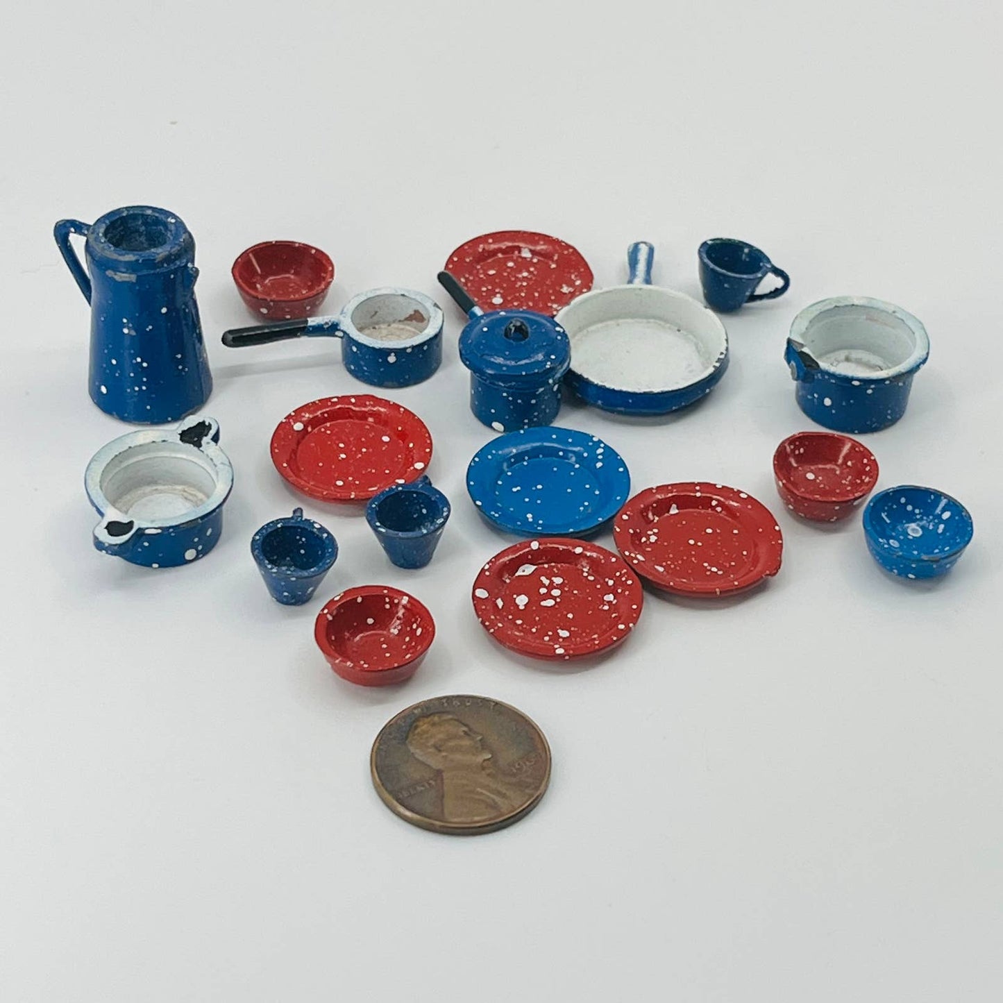 Miniature Red and Blue Graniteware Enamel Dishes Cookware 19pc Toy Dollhouse SB4