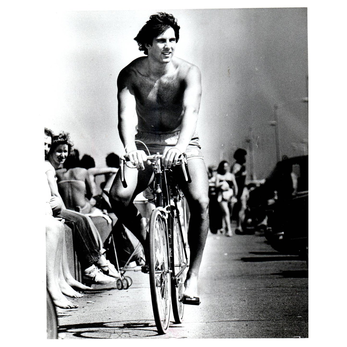 1982 Press Photo Cycling Bill Hall Bikes Down Wollaston Beach 8x10" AD3