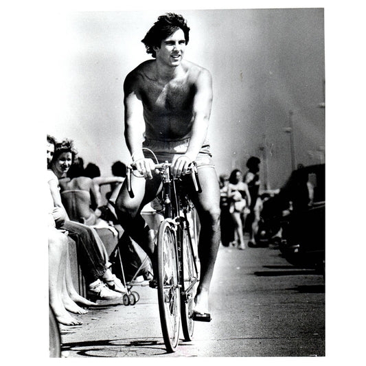 1982 Press Photo Cycling Bill Hall Bikes Down Wollaston Beach 8x10" AD3
