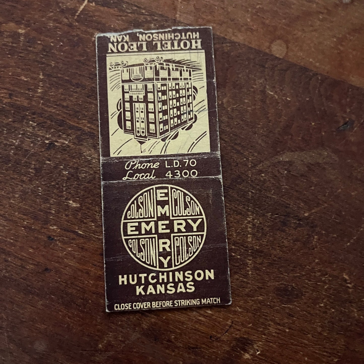 Hotel Leon Hutchinson Kansas Advertising Matchbook Cover MM11-5