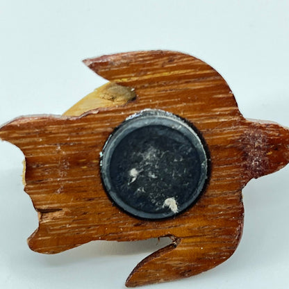 Vtg Folk Art Wood Sea Turtle Refrigerator Magnet SD2