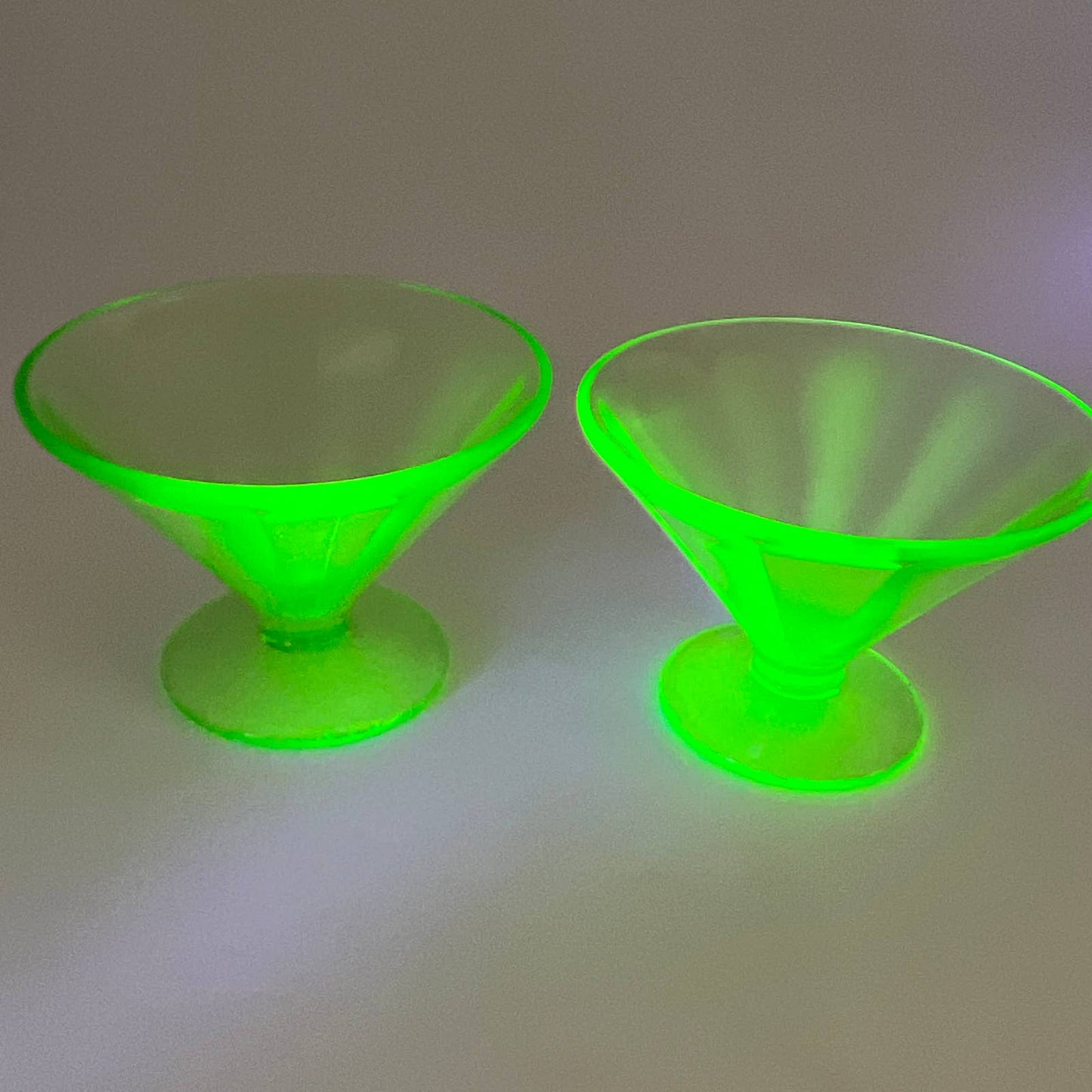 1920s Federal Glass Depression Uranium Vaseline 2 Sherbet Ice Cream Optic TH5