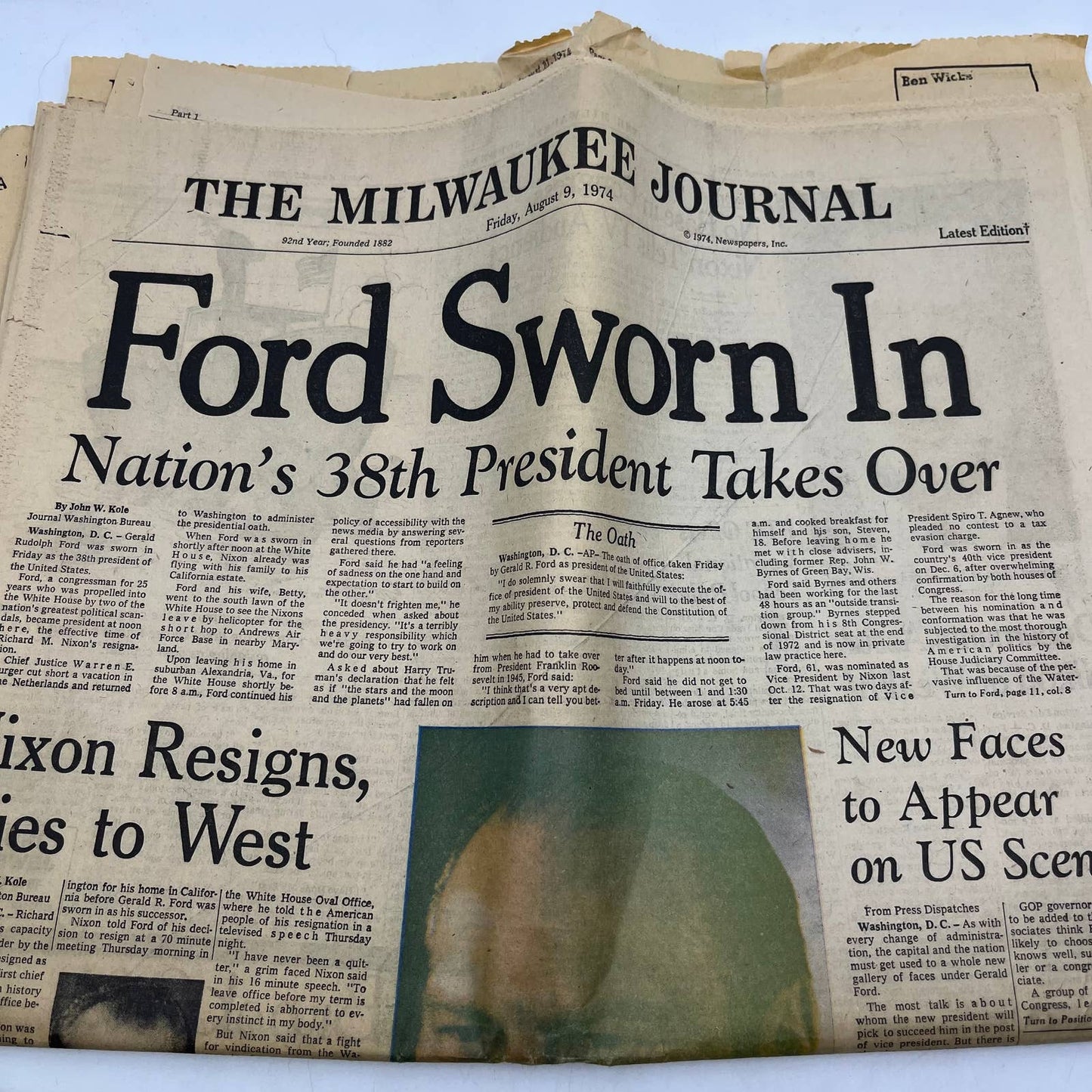 1974 Aug 8-11 MILWAUKEE Journal Newspapers Nixon Resigns Ford Sworn In TI6-16