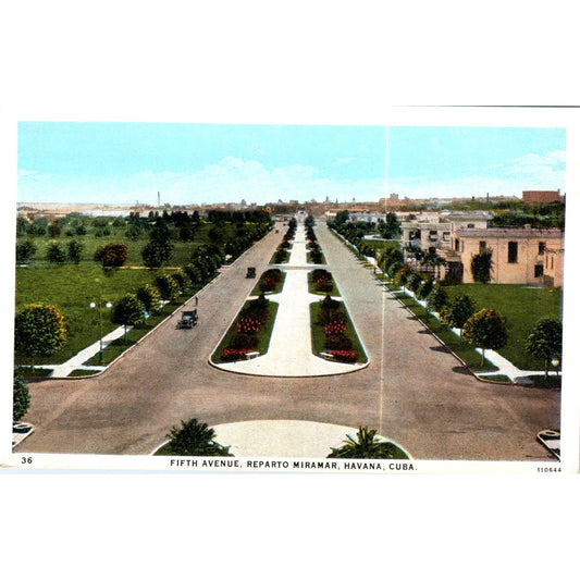 5th Avenue Reparto Miramar Havana Cuba Original Postcard P3-1