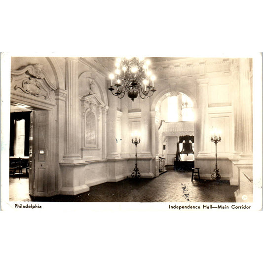 Vintage Postcard Independence Hall Main Corridor Philadelphia PA TD8-P2