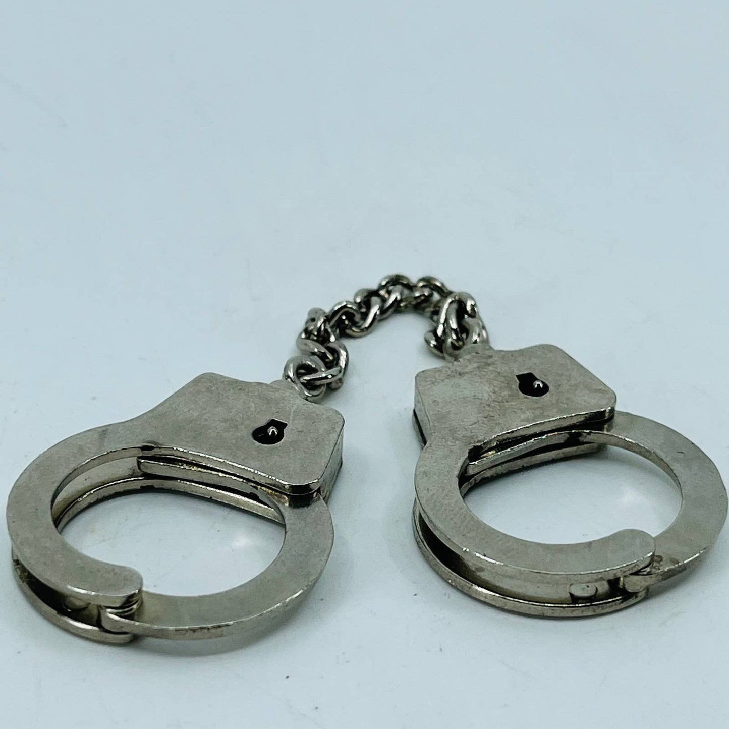 Vintage Metal Mini Handcuffs Keychain Bag Pendant Keyring Key Holder SB1