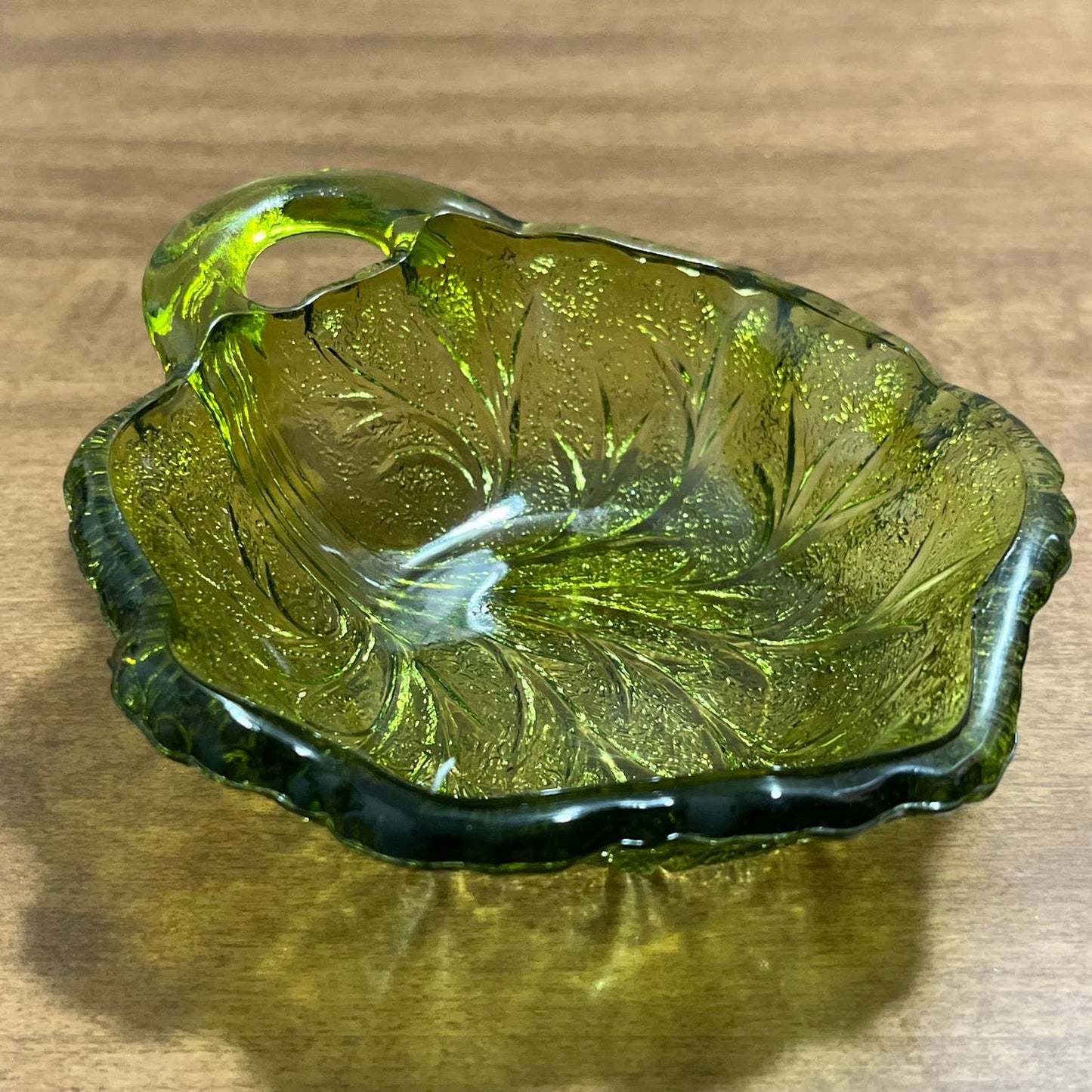 Vintage 1960s Green Indiana Glass Cabbage Pebble Twiggy Leaf candy dish 4” TA5