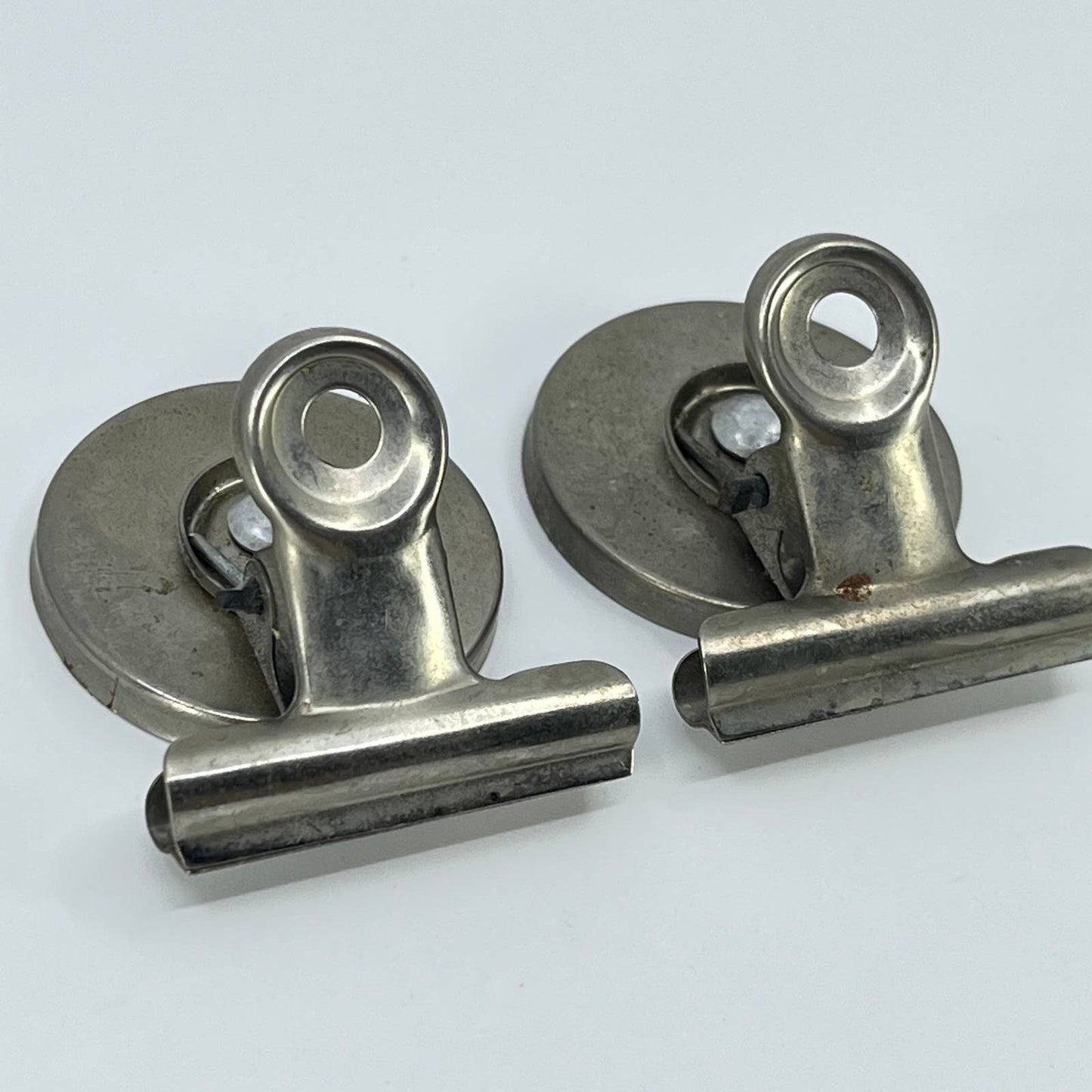 VTG Metal Clip Set of 2 Refrigerator Magnet SD2