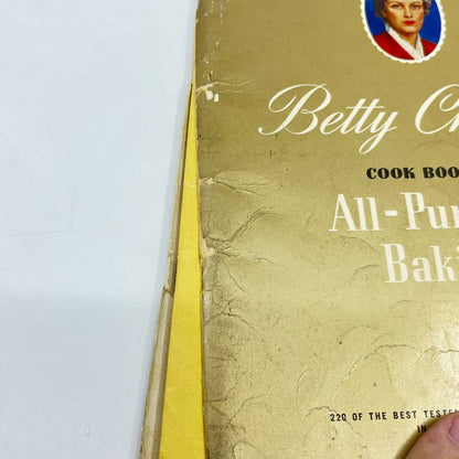 1942 GOLD COVER Betty Crocker Cook Book of All-Purpose Baking TF7-2