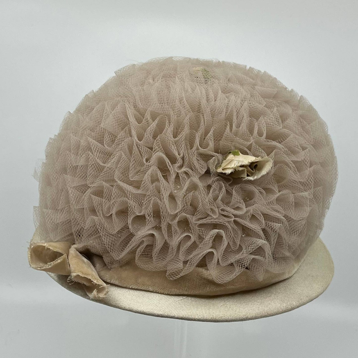 Vintage Beige/Cream Tulle Hat Daytons Flowers and Velvet Trim HB1