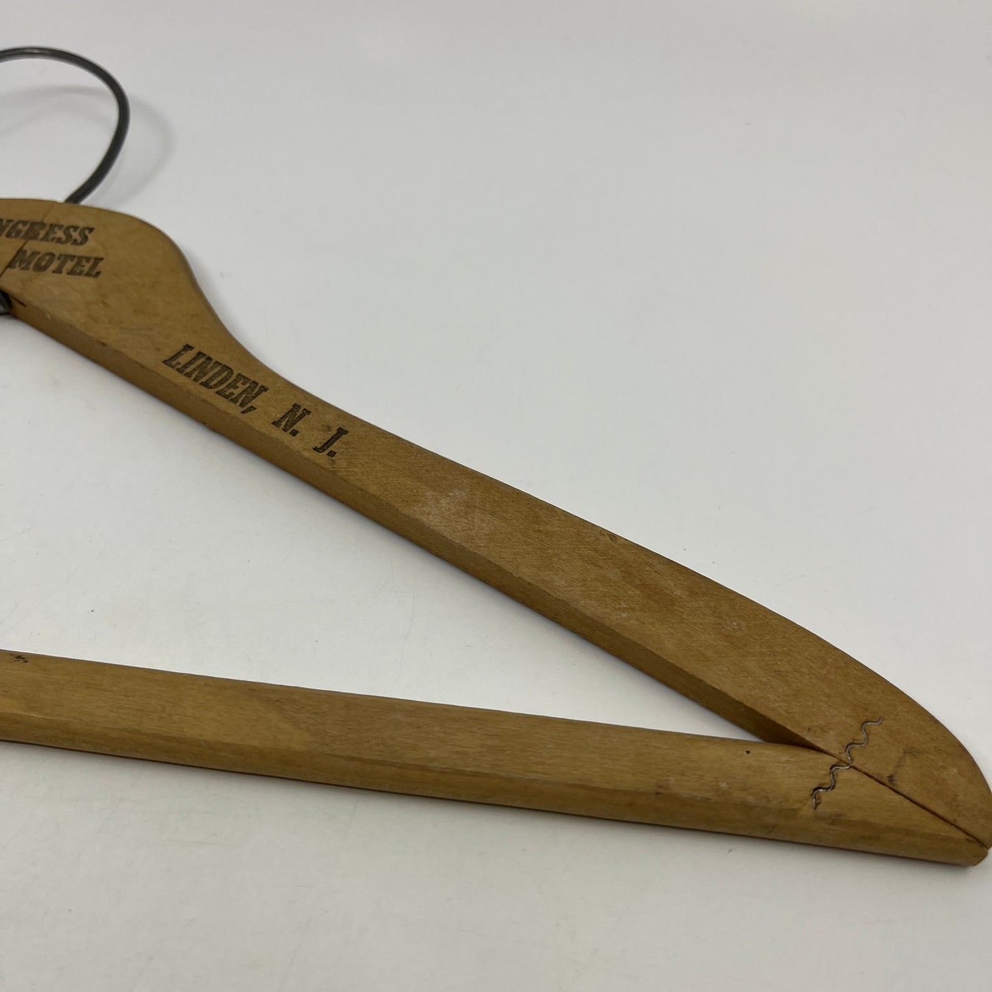 Antique Wooden Hanger Congress Swan Motel Linden New Jersey Route 1 TI2