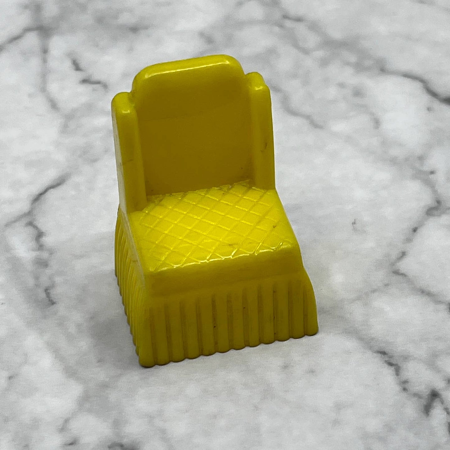 Vintage MARX Yellow Plastic Dollhouse Furniture Living Room Easy Chair 1.25” SE7