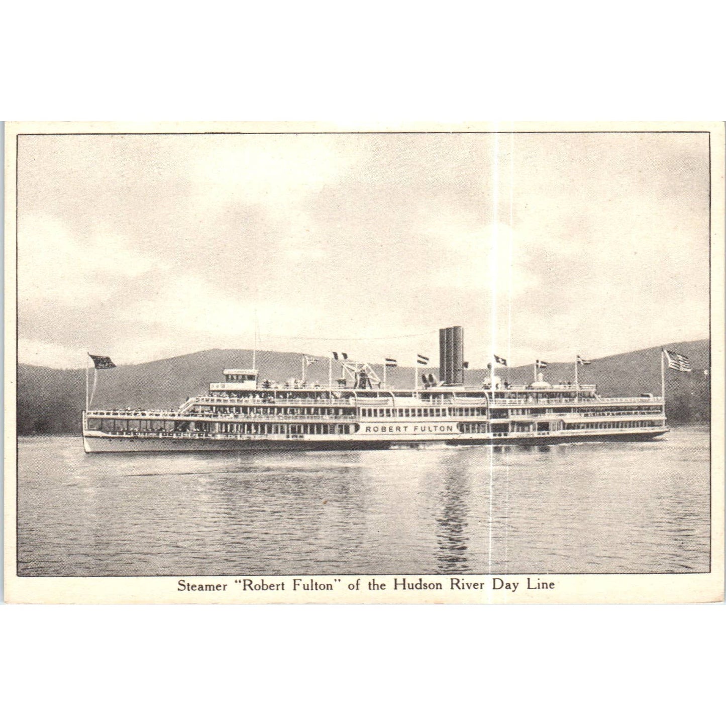 Steamer Robert Fulton on the Hudson River Day Line Winsch Postcard TK1-P13