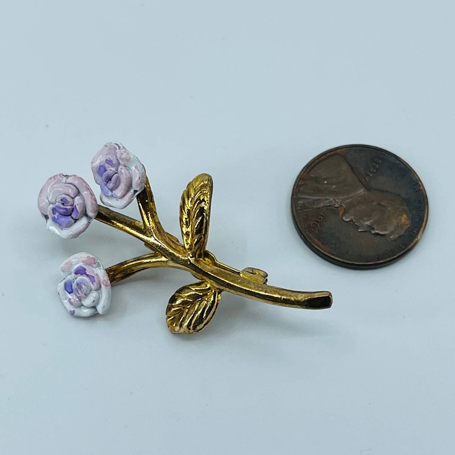 Vintage White Lavender Enamel Three Rose Brooch Gold Tone SB2