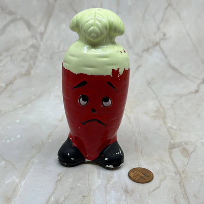 Vintage Carrot Salt and Pepper Shaker Ceramic Japan 4.5” TI7