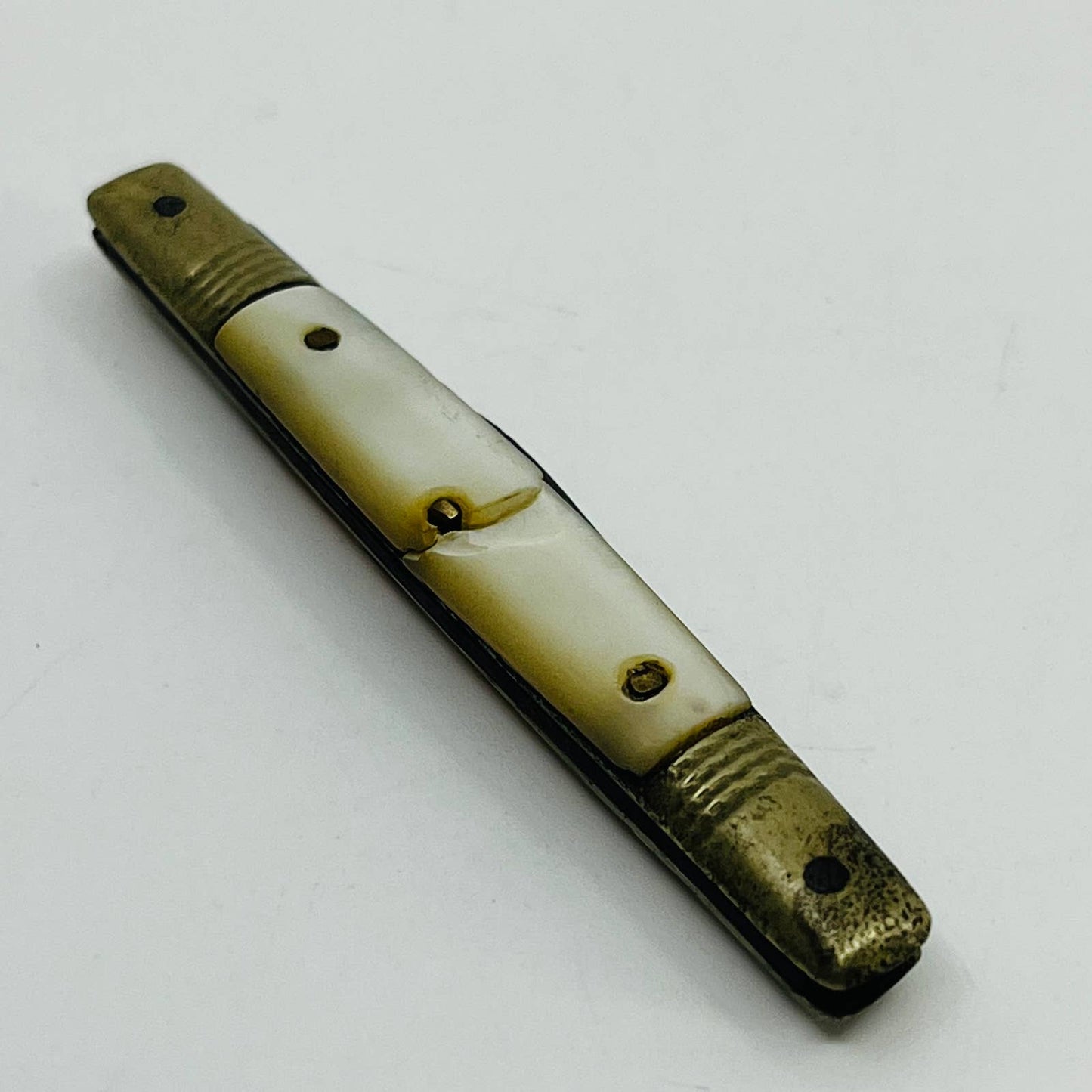 Vintage Mother of Pearl Pocket Pen Knife 2 1/2” SC4-2