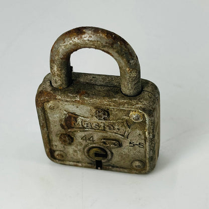 Vintage Master Lock Little Giant Padlock #44 No. 44 Milwaukee No Key SA8-2