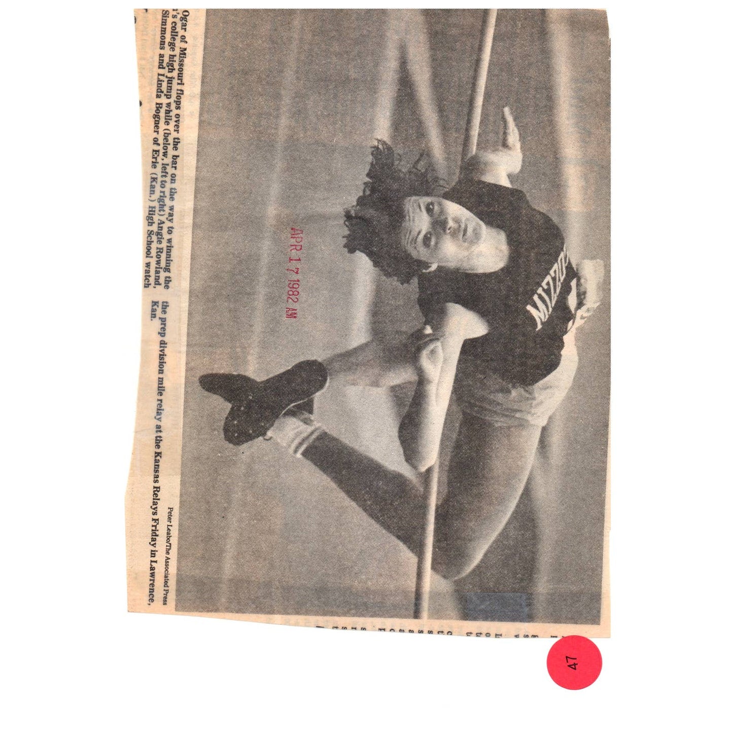 1982 Original Press Photo Track High Jump Ogar Mizzou 7x10" AD2