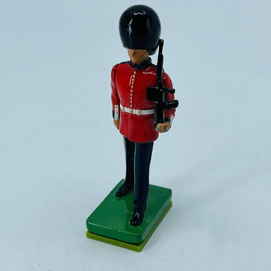 RARE 1988 Walt Disney Word Vintage British Guard Toy Metal Soldier SB5