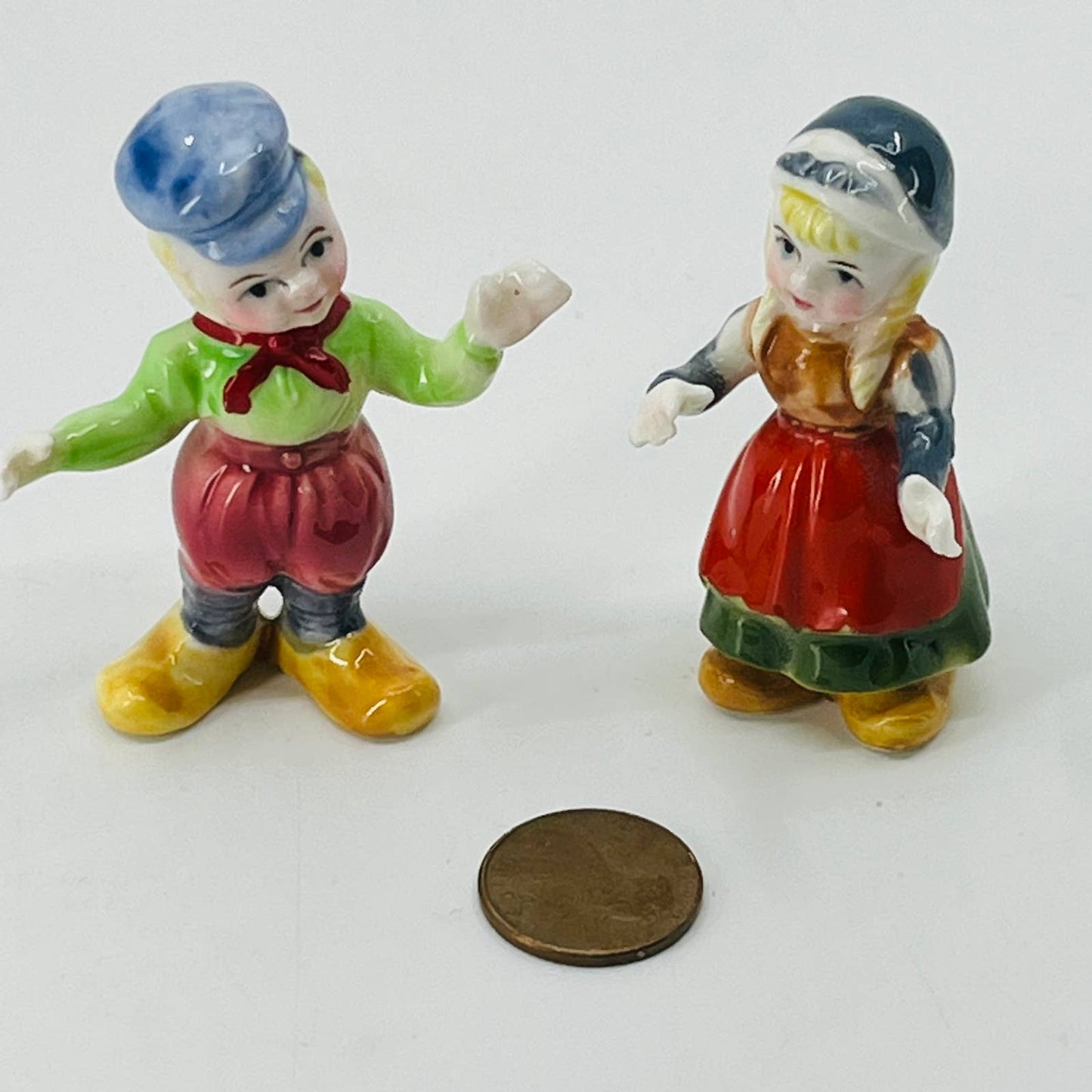 1960'S MINIATURE BONE CHINA DUTCH COUPLE FROM HOLLAND - JAPAN 2” SB5