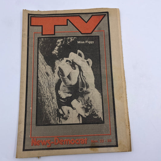 1981 Nov 22 Bellville IL News-Democrat TV Listings Magazine Miss Piggy A18
