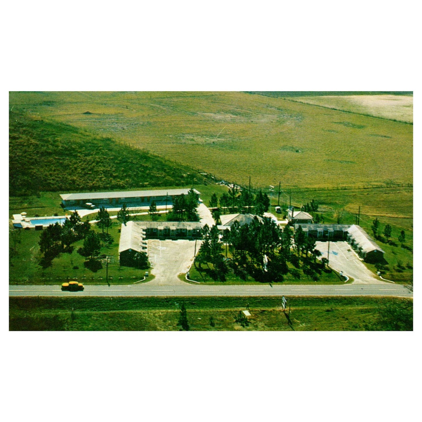 Vintage Postcard - Walker's Deluxe Motel Dothan Alabama AD9