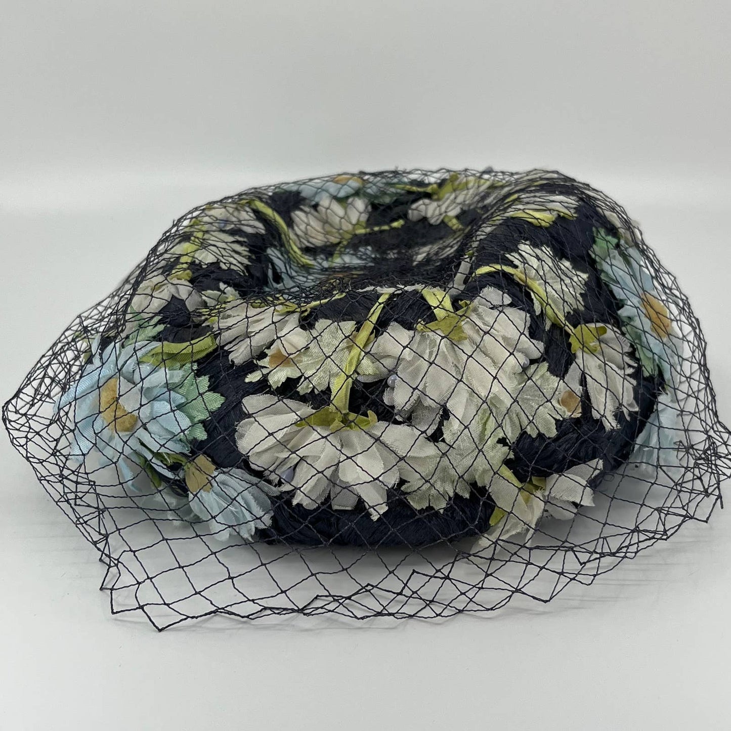 Vintage Woman’s Navy Blue Straw Cocktail Fascinator Pillbox Hat Netting HB1